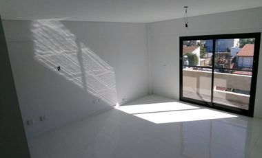 DEPARTAMENTO 2 AMB. AMPLIOS CON BALCON EN VENTA  VILLA LUZURIAGA