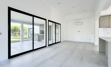 Casa en venta barrio Lagos de Canning