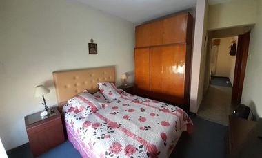 Casa 2 amb, cochera y fondo libre