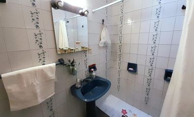 Casa 2 amb, cochera y fondo libre