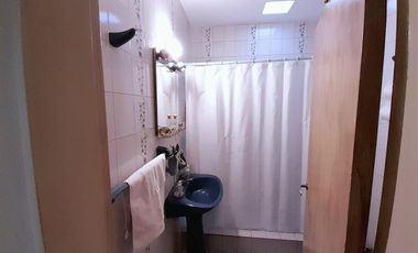 Casa 2 amb, cochera y fondo libre