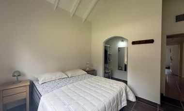 Casa en  venta en Barrio Privado El Aromo 4 ambientes con Pileta - APTO CRÉDITO