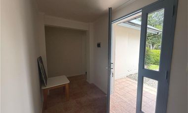 Casa en  venta en Barrio Privado El Aromo 4 ambientes con Pileta - APTO CRÉDITO