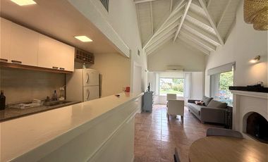 Casa en  venta en Barrio Privado El Aromo 4 ambientes con Pileta - APTO CRÉDITO