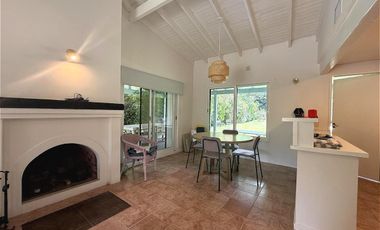 Casa en  venta en Barrio Privado El Aromo 4 ambientes con Pileta - APTO CRÉDITO