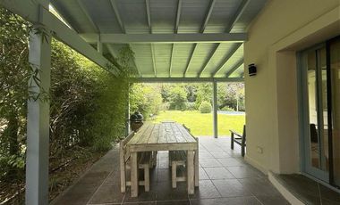Casa en  venta en Barrio Privado El Aromo 4 ambientes con Pileta - APTO CRÉDITO