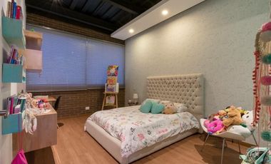 VENTA CASA CAMPESTRE LOMA EL ESCOBERO PARTE BAJA ENVIGADO, ANT