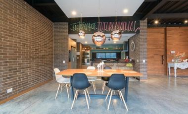 VENTA CASA CAMPESTRE LOMA EL ESCOBERO PARTE BAJA ENVIGADO, ANT