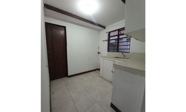 ARRENDAMIENTO APTO No. 1A  SECTOR VERSALLES