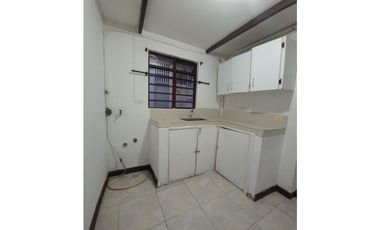 ARRENDAMIENTO APTO No. 1A  SECTOR VERSALLES