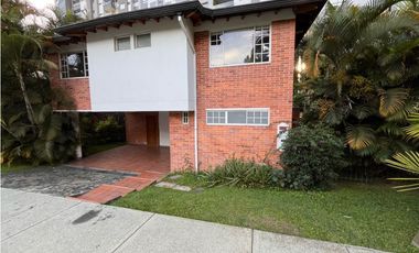 CASA EN VENTA EN ENVIGADO LOMA DE LOS BENEDICTINOS