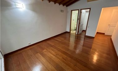 CASA EN VENTA EN ENVIGADO LOMA DE LOS BENEDICTINOS