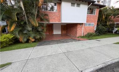 CASA EN VENTA EN ENVIGADO LOMA DE LOS BENEDICTINOS