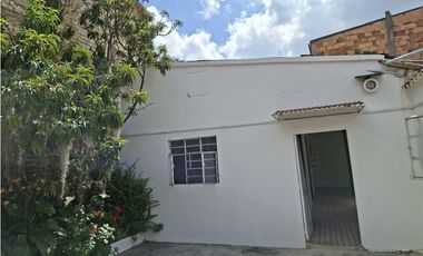 SE ARRIENDA CASA EN LA COFRADIA - SIC