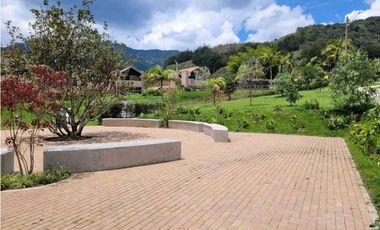 Venta de Casa Campestre Unidad Cerrada en el Retiro