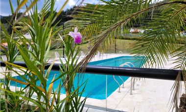 Venta de Casa Campestre Unidad Cerrada en el Retiro