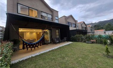 Venta de Casa Campestre Unidad Cerrada en el Retiro