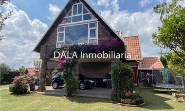 SE VENDE HERMOSA CASA CAMPESTRE EN COTA. INMOBILIARIAS COTA
