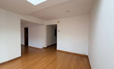 ARRIENDO - Santa Bárbara Alta, 220mts + 16mts, 3 habs, 2.5 baños, 9M