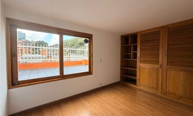 ARRIENDO - Santa Bárbara Alta, 220mts + 16mts, 3 habs, 2.5 baños, 9M
