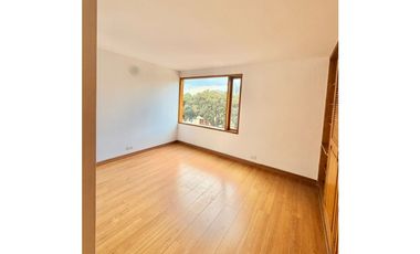ARRIENDO - Santa Bárbara Alta, 220mts + 16mts, 3 habs, 2.5 baños, 9M