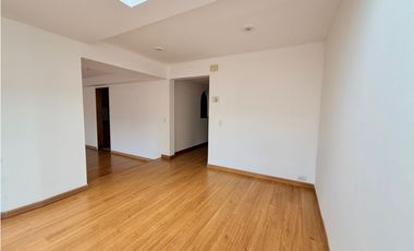 ARRIENDO - Santa Bárbara Alta, 220mts + 16mts, 3 habs, 2.5 baños, 9M