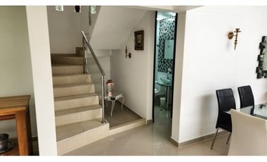 Venta casa en San Jerónimo 296 mts, unidad cerrada, amoblada