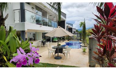 Venta casa en San Jerónimo 296 mts, unidad cerrada, amoblada