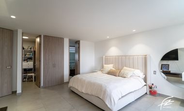 APARTAMENTO EN VENTA EN EL POBLADO, MEDELLN