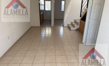 Hacienda Viñedos frente a area verde