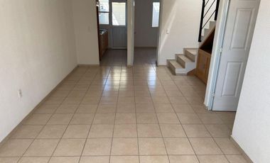 Hacienda Viñedos frente a area verde