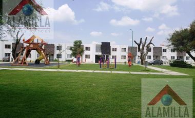 Hacienda Viñedos frente a area verde