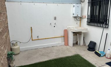 Villa Universidad casa en renta frente a area verde