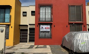 Villa Universidad casa en renta frente a area verde