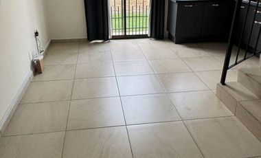 Villa Universidad casa en renta frente a area verde