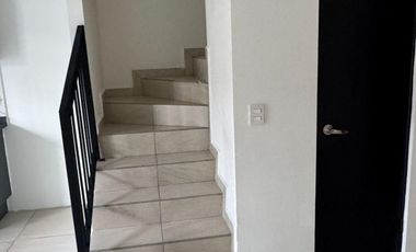 Villa Universidad casa en renta frente a area verde