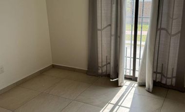 Villa Universidad casa en renta frente a area verde