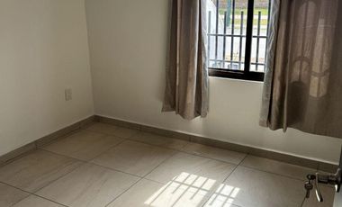 Villa Universidad casa en renta frente a area verde