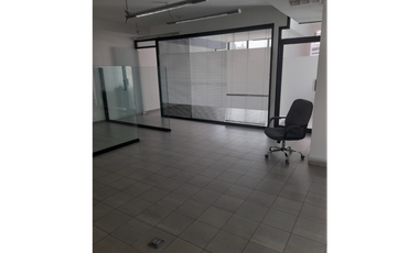 OFICINA EN OBARRIO PH OMEGA CON DIVISIONES 103M2