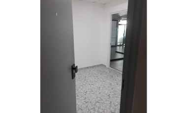 OFICINA EN OBARRIO PH OMEGA CON DIVISIONES 103M2