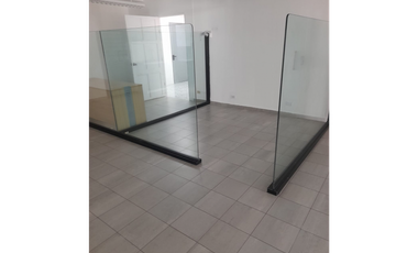 OFICINA EN OBARRIO PH OMEGA CON DIVISIONES 103M2