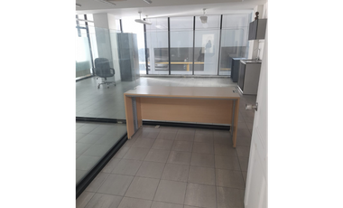 OFICINA EN OBARRIO PH OMEGA CON DIVISIONES 103M2
