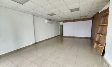SE VENDE OFICINA COMERCIAL EN AVENIDA BALBOA - PH COLORES NEG. | MM