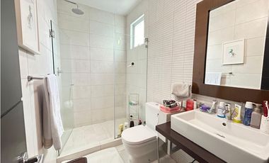 SE ALQUILA CASA CON LINEA BLANCA EN ALTOS DEL GOLF NEG | MM