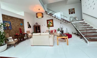 SE ALQUILA CASA CON LINEA BLANCA EN ALTOS DEL GOLF NEG | MM