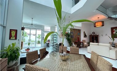 SE ALQUILA CASA CON LINEA BLANCA EN ALTOS DEL GOLF NEG | MM