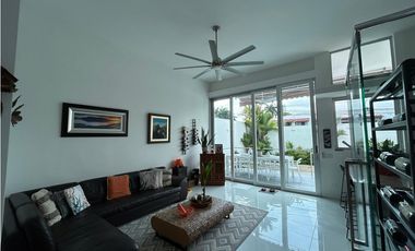 SE ALQUILA CASA CON LINEA BLANCA EN ALTOS DEL GOLF NEG | MM