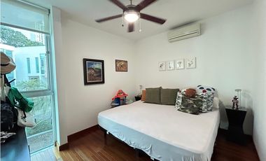 SE ALQUILA CASA CON LINEA BLANCA EN ALTOS DEL GOLF NEG | MM