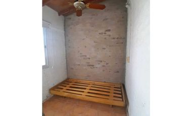 Vendemos salón con pileta y amplio parque en lunlunta maipu