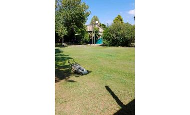 Vendemos salón con pileta y amplio parque en lunlunta maipu